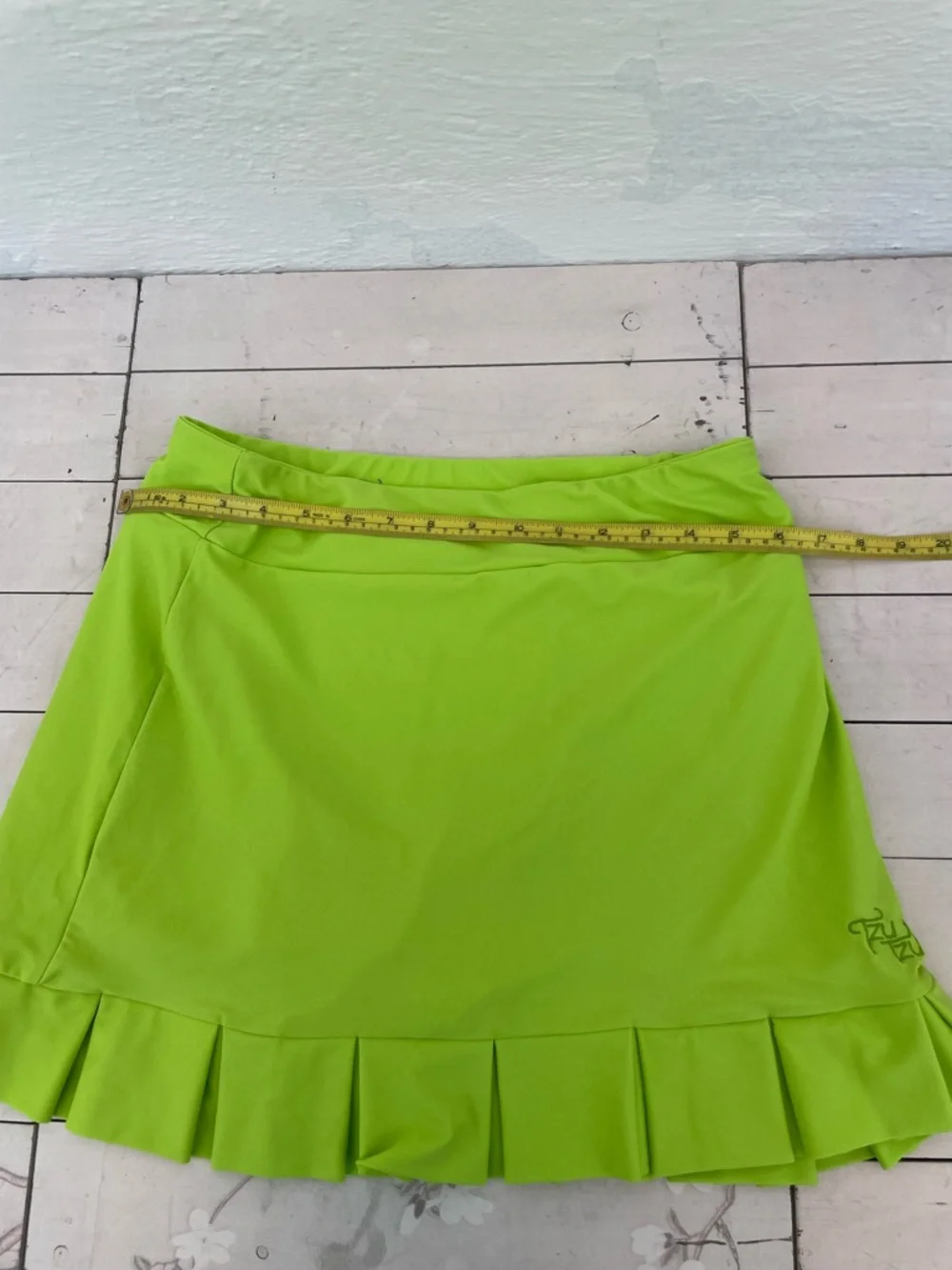 Tzu Tzu Lime Green Pleated Hem Mini Skirt - Picture 4 of 7